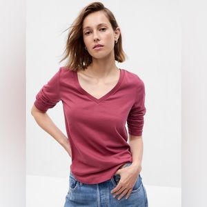 NWT GAP 100% Organic Cotton Vintage V-Neck T-Shirt Long Sleeve